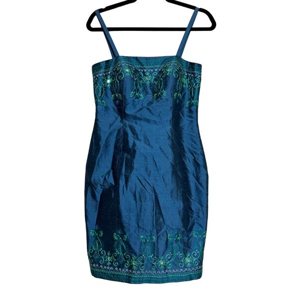 Geometrie Silk Blue Embroidered Mini Dress size 6 Cocktail Wedding Semi Formal - Picture 2 of 16